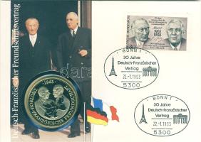 NSZK 1989. "40 éves az NSZK-német-francia barátság" ffém emlékérem érmés, bélyeges borítékon T:PP