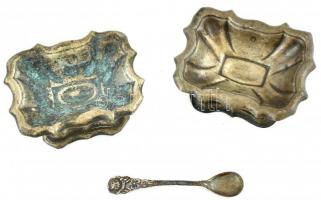 Ezüst (Ag) Fűszertartópár kanállal, jelzett, 6x4,5 cm, nettó: 46g