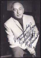 Gyarmathy Mihály (Michel Gyarmathy, 1908-1996) rendező aláírása az őt ábrázoló fotón