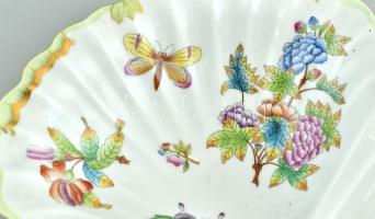 Herendi Viktória mintás hármas kínálótál, szív alakú fogóval. Kézzel festett porcelán, erősen kopott...