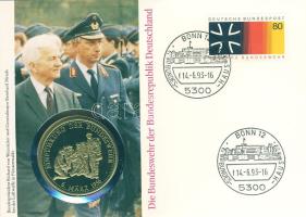 NSZK 1989. "40 éves az NSZK-Szövetségi hadsereg bevezetése" ffém emlékérem érmés, bélyeges borítékon T:PP