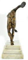 Diszkoszvető, patinázott bronz, márványtalpon, jelzés nélkül. m: 37 cm