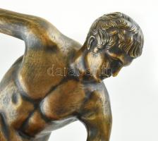 Diszkoszvető, patinázott bronz, márványtalpon, jelzés nélkül. m: 37 cm