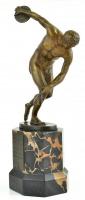 Diszkoszvető, patinázott bronz, márványtalpon, jelzés nélkül. m: 28 cm