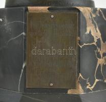 Diszkoszvető, patinázott bronz, márványtalpon, jelzés nélkül. m: 28 cm