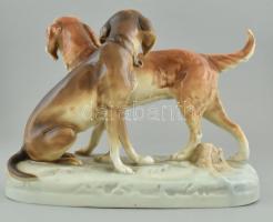 Porcelán kutyapár, kézzel festett, jelzés nélkül, hibátlan, 30x20 cm