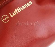 Lufthansa műbőr kézitáska, neszesszer, kb. 23x13,5x11 cm