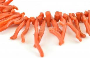 Korall ékszer szett: nyaklánc, klipszes fülbevalópár, bross, Édesipari Gyár Csemege Bonbon (sérült) ...