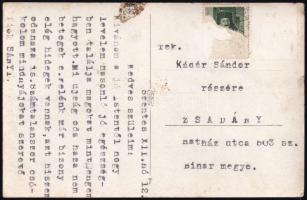 cca 1930-1940 Szentes, katonák a Simonyi Óbester Huszárlaktanya udvarán, fotólap, 14x9 cm