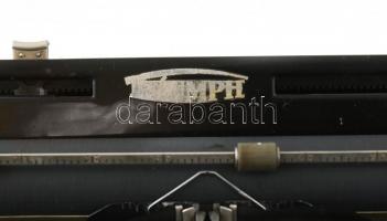 cca 1940 Durabel hordozható írógép magyar billentyűkkel, eredeti, kopott tokjában