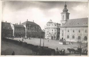 Nagyszeben, Hermannstadt, Sibiu; Ferdinánd király tér, templom, C. Ottó Theil üzlete. Carol Engber kiadása / Piata / square, shops, church