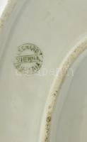 Szószos kínáló. Antik bécsi porcelán. Kézzel festett, jelzett, kis kopásokkal. 26x14 cm