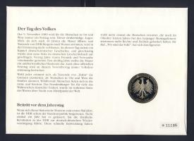 NSZK 1990. "Berlini fal megnyitásának első évfordulója" ffém emlékérem nagyalakú érmés, bé...