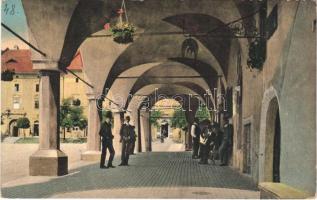 Lőcse, Levoca; a városháza árkádja / arcades of the town hall