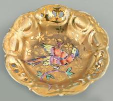 dr. Futóné Rácz Ilus. Kézzel festett porcelán tálka. Jelzett, kopásokkal. d: 15 cm