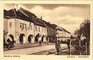 1940 Beszterce, Bistritz, Bistrita; utca bevonuláskor, árkádok / Kornmarkt / entry of the Hungarian troops era, street