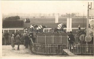 1928 Budapest IV. Káposztásmegyer, lóverseny. Faragó fényképész Újpest, photo