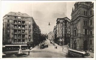 Budapest II. Rózsadomb, Nepomuki Szent János szobor, 7-es autóbusz, Illatszertár, Gróf Mailáth paloták a Keleti Károly utcában, Rózsadombi Cafe, Bar, Tánc kávéház, Zsigmond üzlete. photo (non PC)