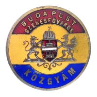 ~1930. Budapest Székesfőváros - KÖZGYÁM zománcozott fém jelvény (28mm) T:2