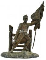 I. világháborús Monarchiás katona spiáter figura szobor, talapzaton, jelzés nélkül, kopásnyomokkal, sérült. m: 14 cm