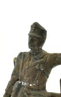 I. világháborús Monarchiás katona spiáter figura szobor, talapzaton, jelzés nélkül, kopásnyomokkal, ...