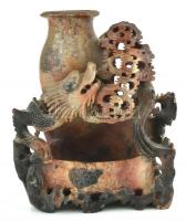 Figurális, sárkányos zsírkő váza, faragott, Kína, 1920 körül. m: 18 cm, kopott.