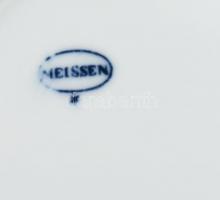 8 db Meisseni porcelán süteményes tányérok, kis tányérok. Máz alatti kék festés, kétféle jelzéssel, ...