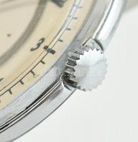 Onsa mechanikus, barna bőrszíjas férfi karóra, korának megfelelő állapotban. d: 34mm, működik