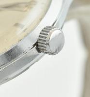 Onsa mechanikus, fekete bőrszíjas férfi karóra, csavaros hátlappal, korának megfelelő állapotban. d:...