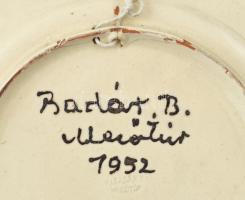 Ifj. Badár Balázs (1896-1972): Virágos fali dísztányér. Mázas kerámia, kézzel festett, jelzett (Mező...