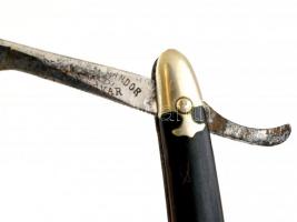 Régi borotva, Kecskeméti Sándor temesvári kereskedőtől, fedél nélküli tokjában, kopott, h: 23 cm