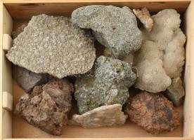 Vegyes ásványgyűjtemény. 4 db dobozban