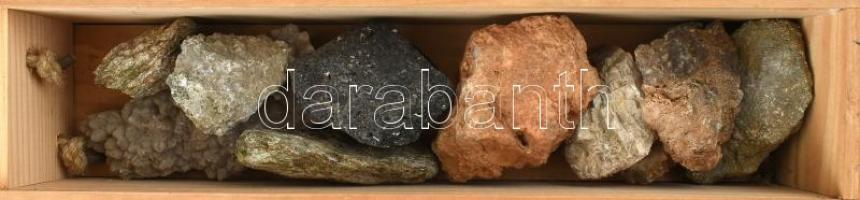 Vegyes ásványgyűjtemény. 4 db dobozban