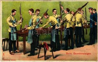 1910 Beim Gewehrreinigen / German military art postcard, soldiers cleaning rifles. Verlag Fr. Ch. Hechler jr. litho (EM)