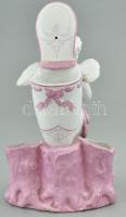 Antik figurális, puttós váza, kézzel festett porcelán, jelzés nélkül, sérült, restaurált, m: 20cm