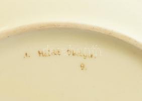 Zsolnay virág mintás süteményes készlet. Kézzel festett, részben jelzett, kopott, mázrepedt d: 18 és...