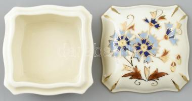 Zsolnay búzavirágmintás porcelán bonbonier, kézzel festett, jelzett, hibátlan, 4,5x7,5x7,5 cm