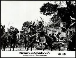 cca 1969 A ,,Szamurájháború" című japán filmről 7 db produkciós filmfotó magyar felirattal, Pán...
