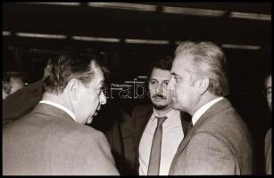 1984 Urbán Lajos közlekedési miniszter látogatása a Metró Vállalatnál, 33 db vintage negatív, 24x36 ...