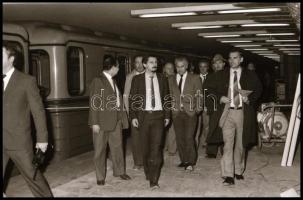 1984 Urbán Lajos közlekedési miniszter látogatása a Metró Vállalatnál, 33 db vintage negatív, 24x36 ...