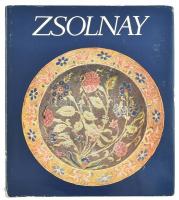 Zsolnay Teréz-M. Zsolnay Margit-Sikota Győző: Zsolnay. A gyár és a család története 1863-1948. A gyár története 1948-1973. Bp., 1980, Corvina, 240+48 p. Harmadik kiadás. Fekete-fehér, és színes képekkel illusztrálva. Kiadói egészvászon-kötés, kiadói papír védőborítóval, kissé kopott papírborítóval.