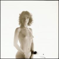 Három csinos kis felvétel, három csinos lányról, Menesdorfer Lajos (1941-2005) budapesti fotóművész ...