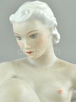 Drasche fekvő akt (terv: Donner Mária Gertrúd (1902-1986)) kézzel festett porcelán, jelzett, hibátla...