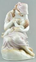 Herendi szoptató anya, kézzel festett, jelzett, apró kopással, m:19 cm
