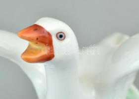 Herendi porcelán kis liba, kézzel festett, jelzett, hibátlan, m: 10,5x16.5 cm