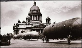 cca 1943 Katonai célra előkészített léghajók, 1 db NEGATÍV Kotnyek Antal (1921-1990) budapesti fotóriporter hagyatékából, 4x6,5 cm