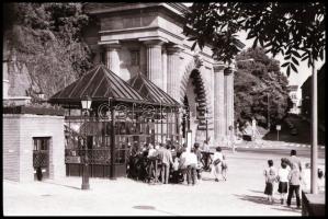 1986 Budapest, a budai sikló átadás előtt és után, 76 db vintage NEGATÍV, 24x36 mm
