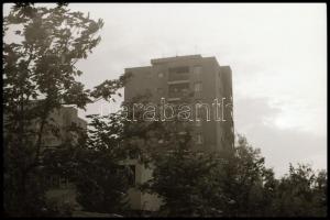 1978 Kőbánya feliratú negatívtartó tasakokban összesen 114 db vintage NEGATÍV, 24x36 mm