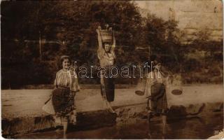 Román folklór / Romanian folklore. Colectia A. Bellu Editura "Cartea Romaneasca" Bucuresti (fl)