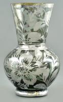 Üveg váza. Ezüst mázzal, kis csorbával. m: 12 cm